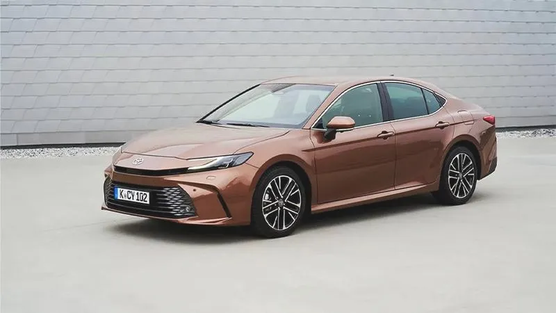 Ile naprawdę pali Camry Hybrid i ile możesz zaoszczędzić?
