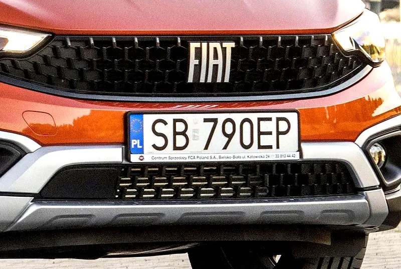 Jak rozpoznać, co oznacza sl na tablicy rejestracyjnej i skąd pochodzi auto?