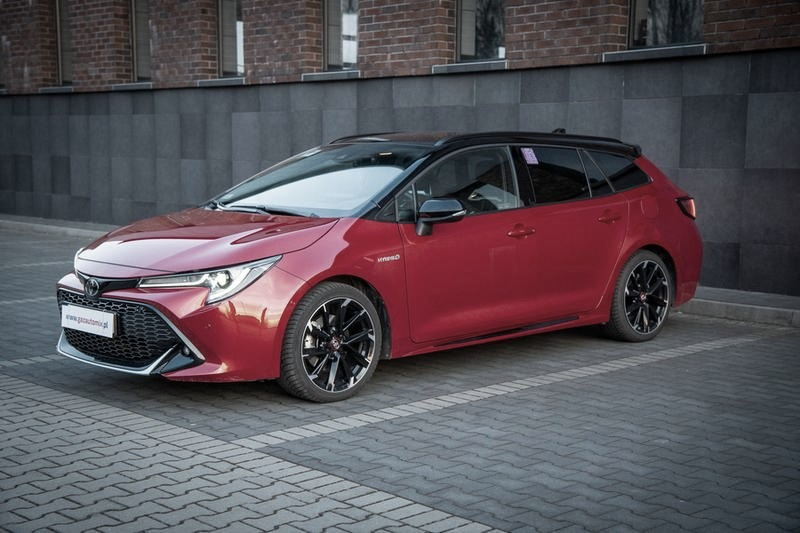 Jaki olej do Toyoty Corolli 1.8 Hybrid? Właściwa lepkość i specyfikacja