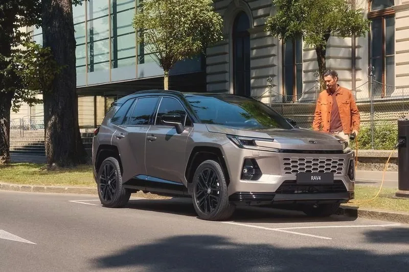 Jaki olej silnikowy do Toyoty RAV4 z silnikiem benzynowym? Dobierz właściwą lepkość