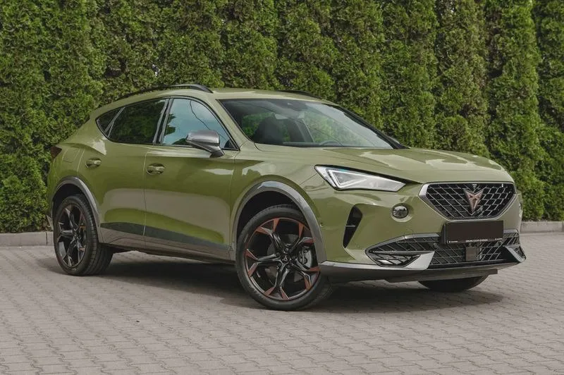 Nowa Cupra Formentor: Jak wybrać idealny silnik, aby nie przepłacić?