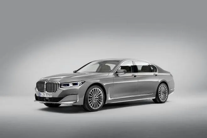 Przegląd BMW serii 7 — która wersja ma sens? ceny i opinie