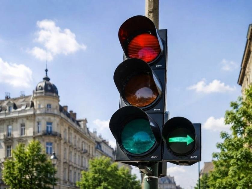 Sygnalizacja świetlna: kiedy można ruszyć bez ryzyka mandatu?