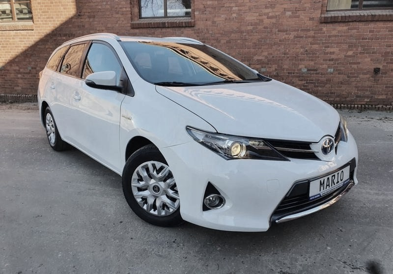 Toyota Auris Hybrid – czy warto? Koszty, trwałość baterii i typowe usterki