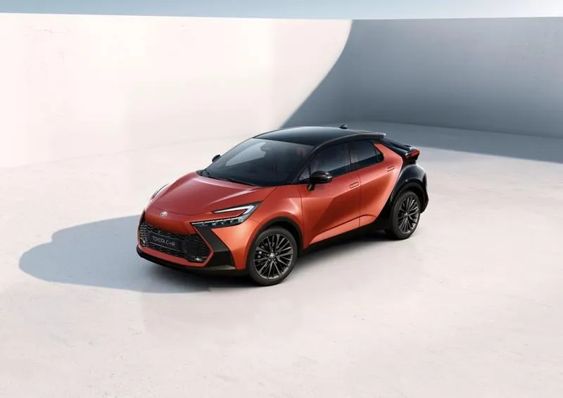 Toyota C-HR - Hybryda 1.8 czy 2.0? Kluczowe opinie i przewodnik dla kupujących