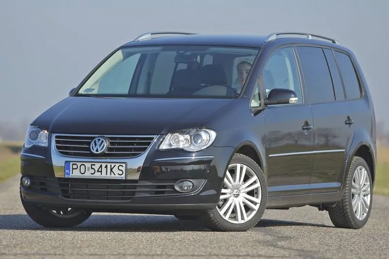 VW Touran: jak wyjąć akumulator bezpiecznie i bez zbędnych problemów?
