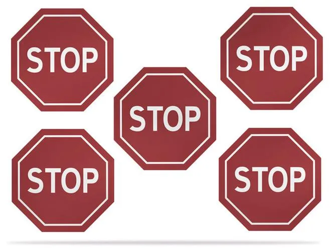 Znak STOP w ruchu drogowym